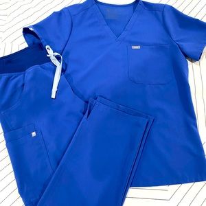 Figs limited edition Denim color. M top / small pants